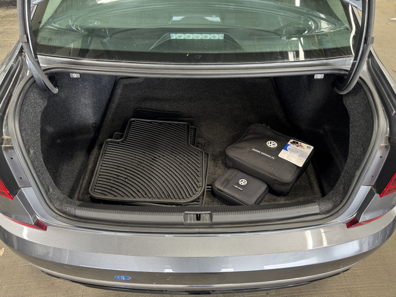 Thumbnail: 2017 Volkswagen Passat - 6