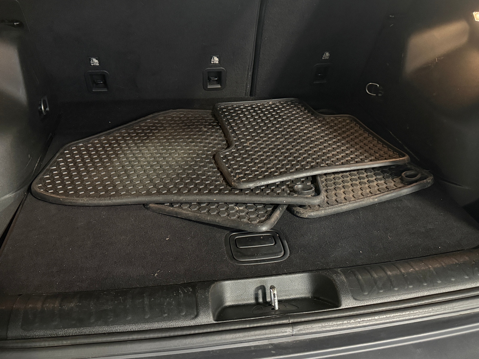 Thumbnail: 2019 Jeep Cherokee - 7