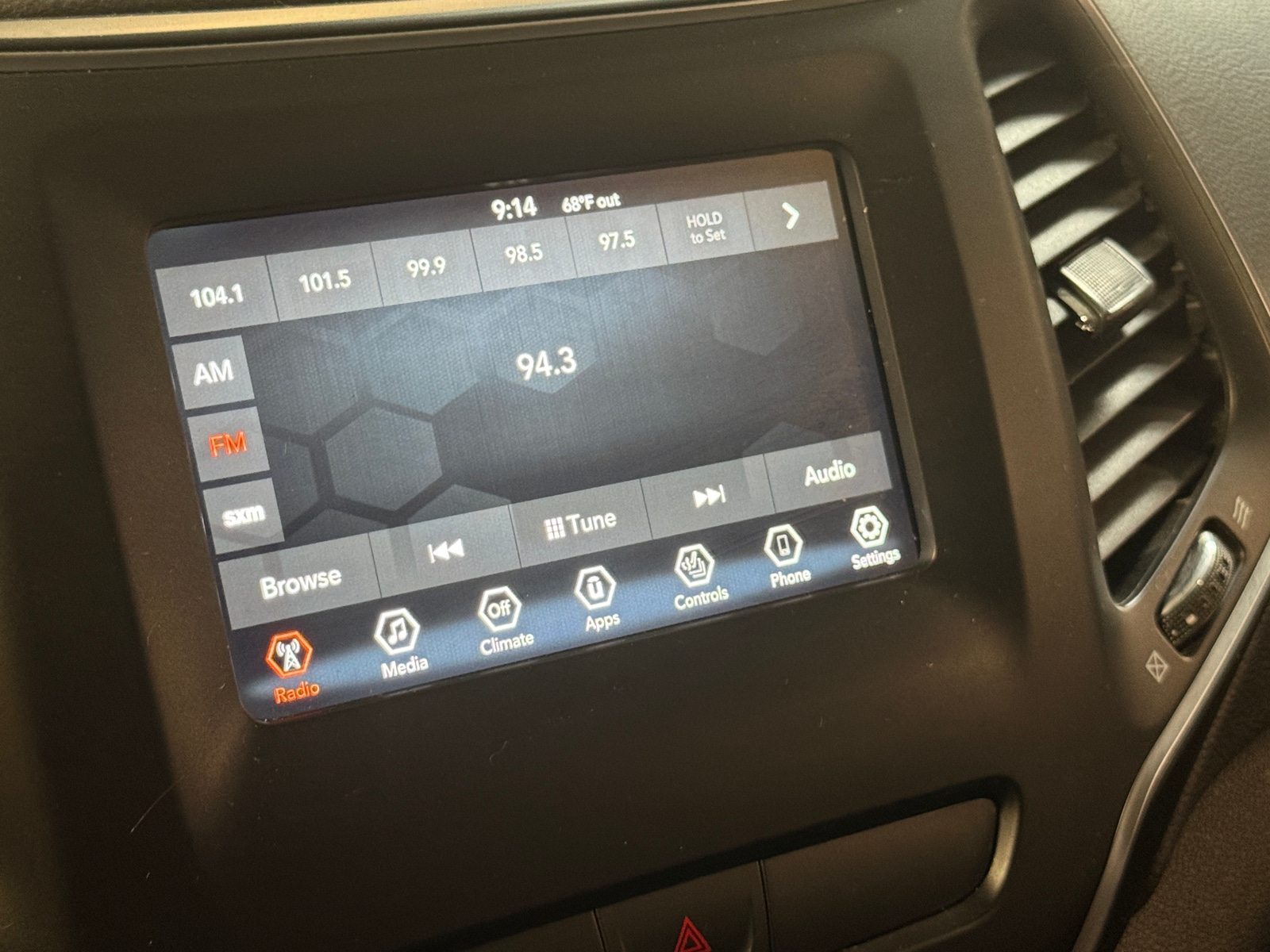 Thumbnail: 2019 Jeep Cherokee - 4