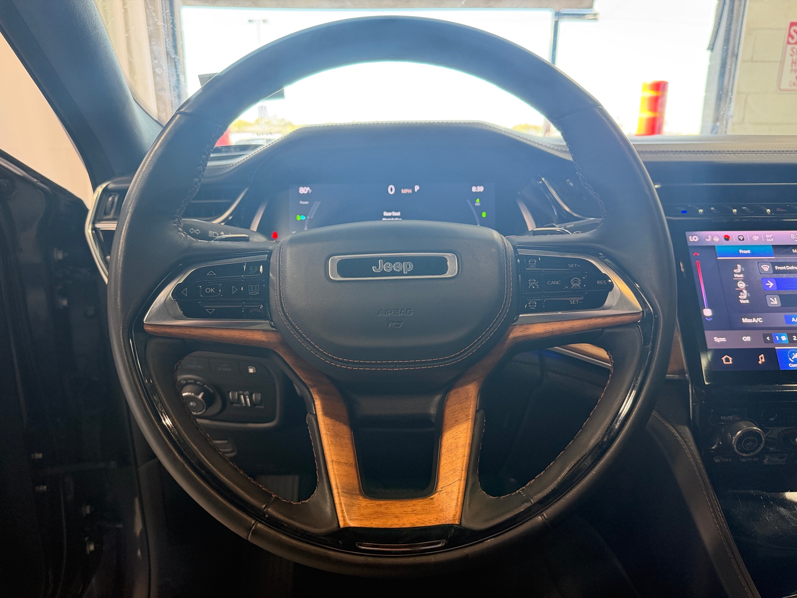 Thumbnail: 2022 Jeep Grand Cherokee - 4