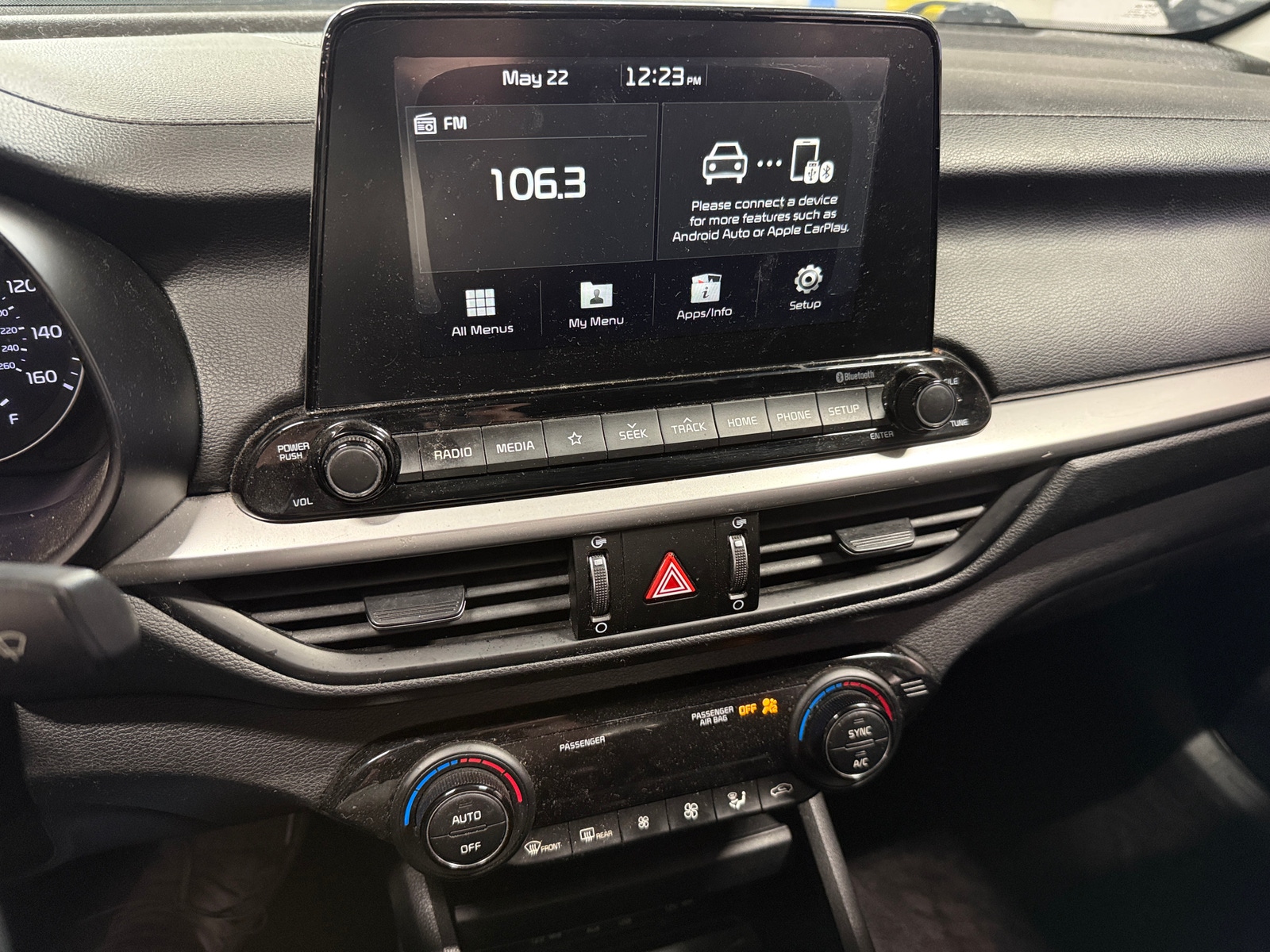 Thumbnail: 2019 Kia Forte - 4
