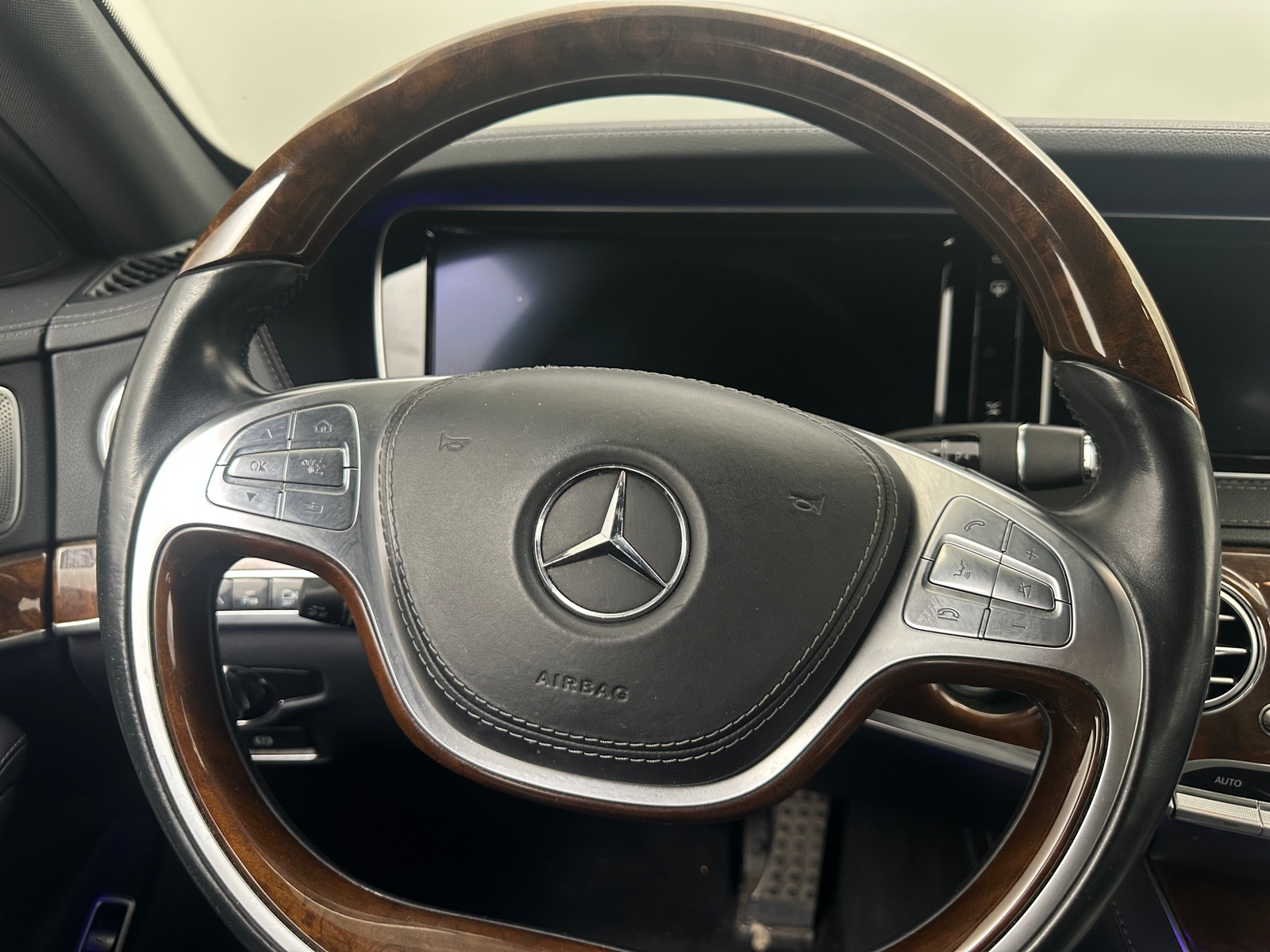 Thumbnail: 2015 Mercedes-Benz S-Class - 4