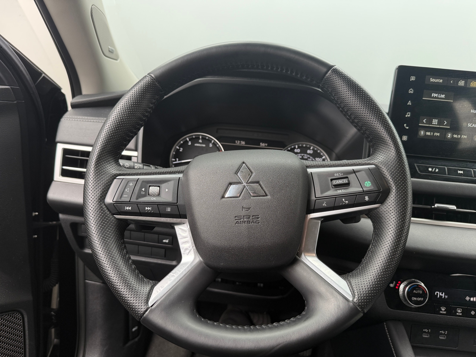 Thumbnail: 2025 Mitsubishi Outlander - 4