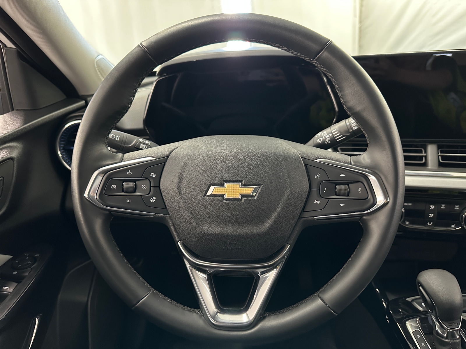 Thumbnail: 2025 Chevrolet Trax - 5