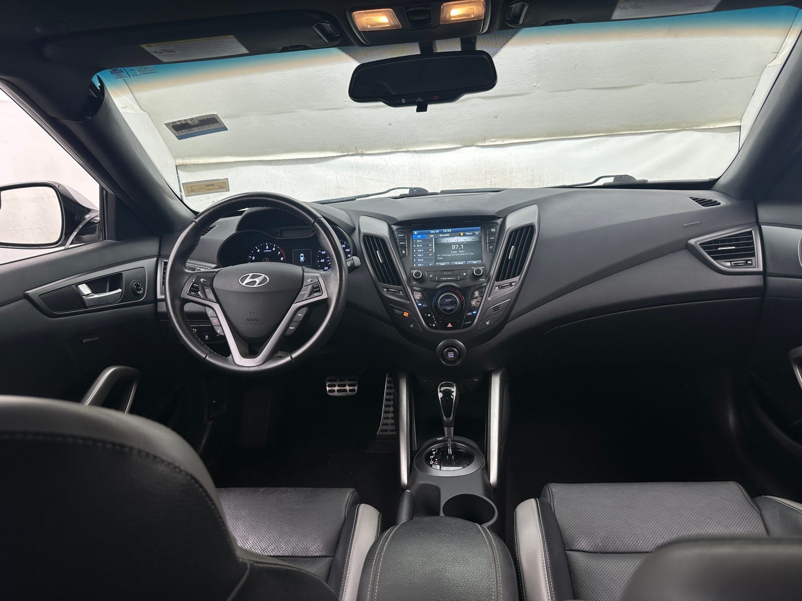 Thumbnail: 2017 Hyundai Veloster - 2