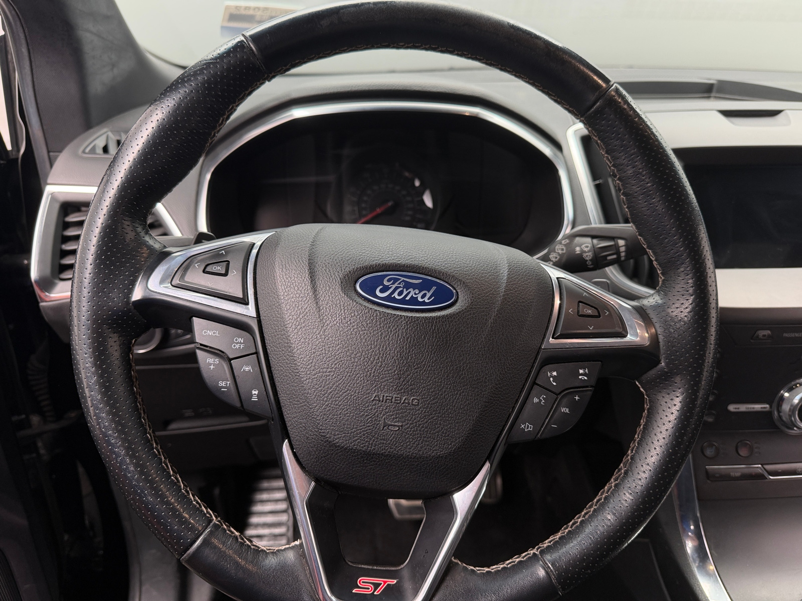 Thumbnail: 2020 Ford Edge - 4