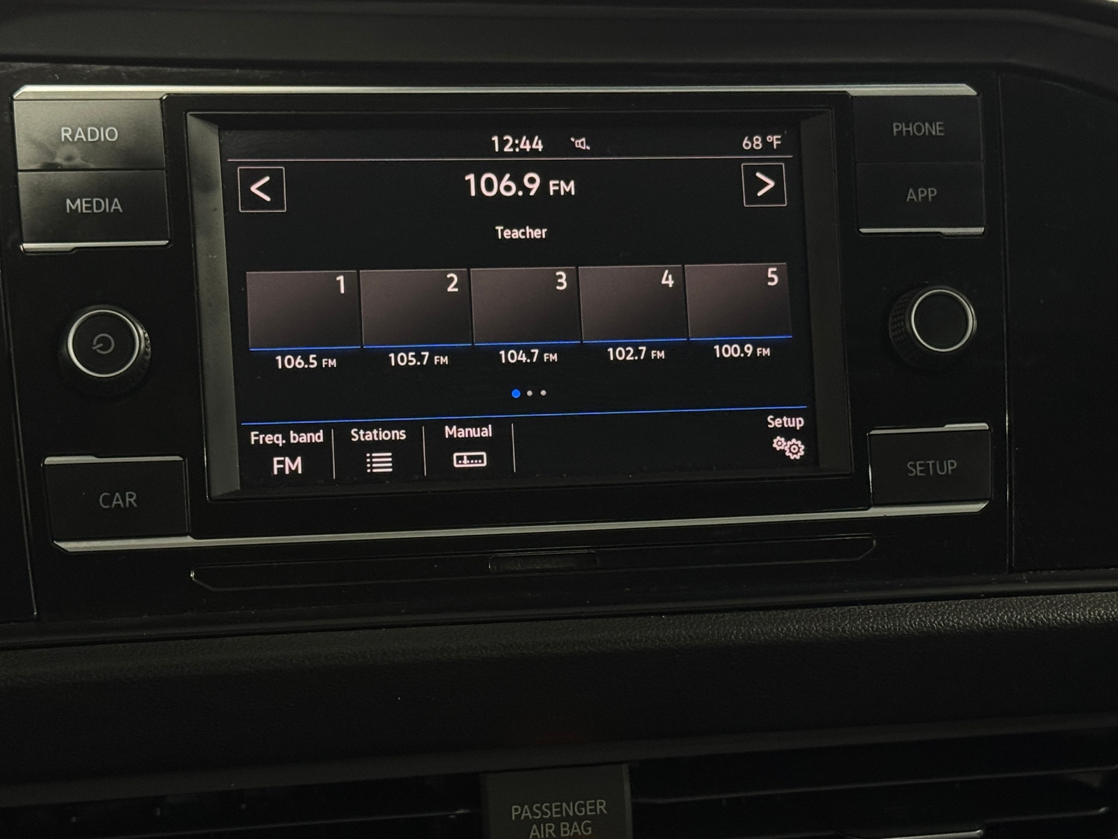 Thumbnail: 2019 Volkswagen Jetta - 4