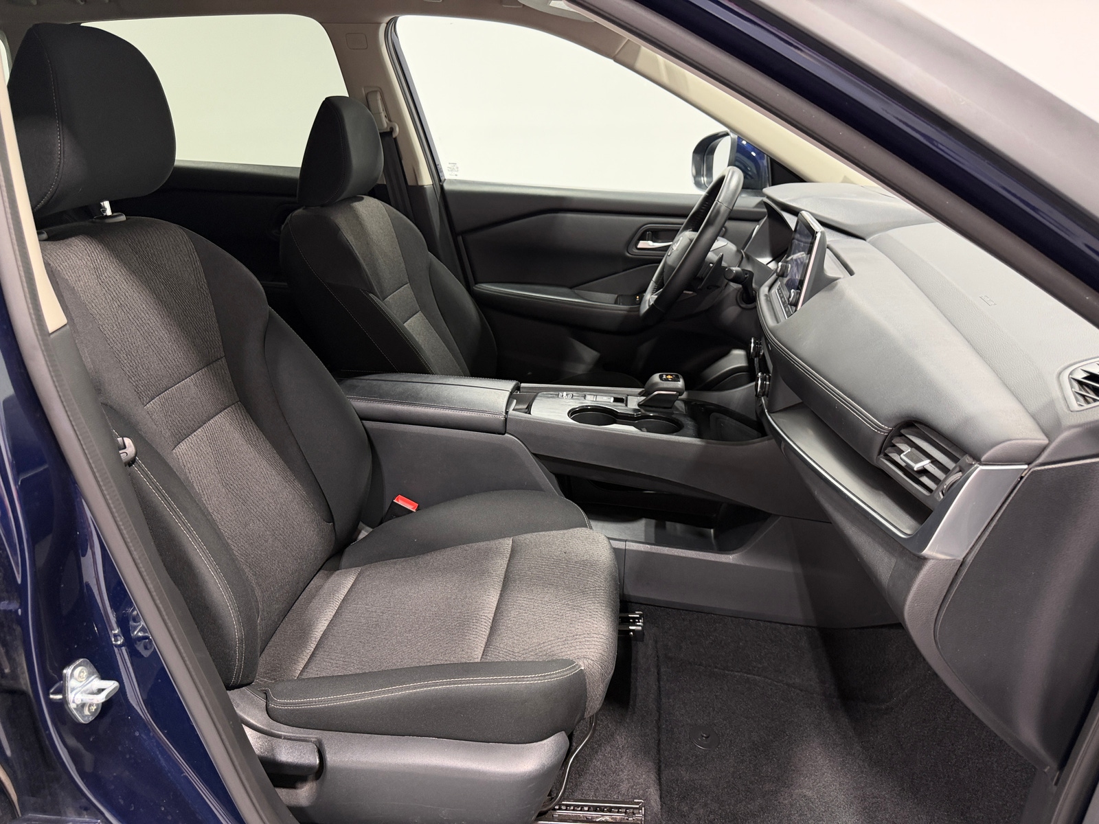 Thumbnail: 2025 Nissan Rogue - 2