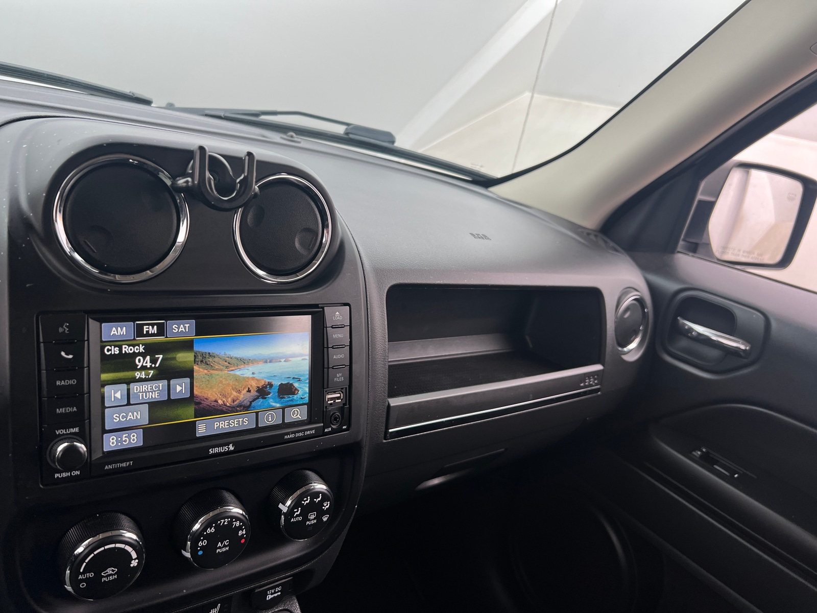 Thumbnail: 2017 Jeep Patriot - 3