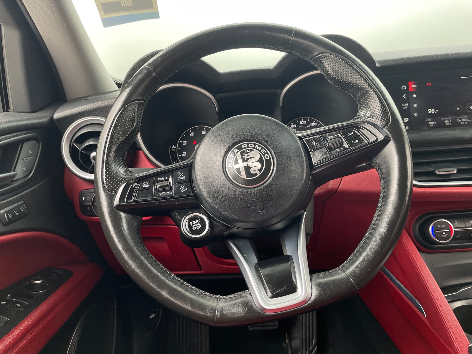 Thumbnail: 2021 Alfa Romeo Stelvio - 4
