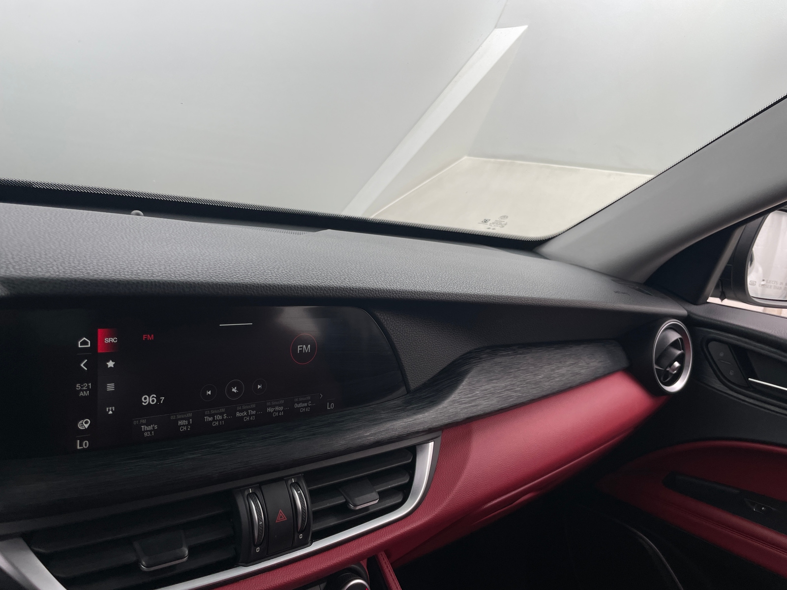Thumbnail: 2021 Alfa Romeo Stelvio - 3