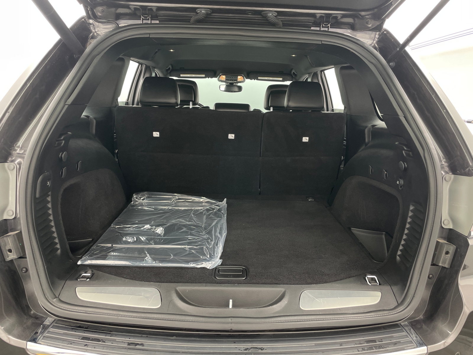 Thumbnail: 2019 Jeep Grand Cherokee - 6