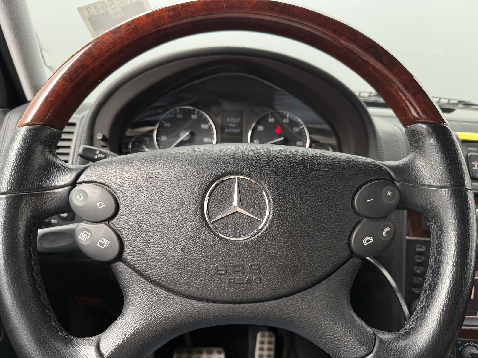 Thumbnail: 2011 Mercedes-Benz G-Class - 4