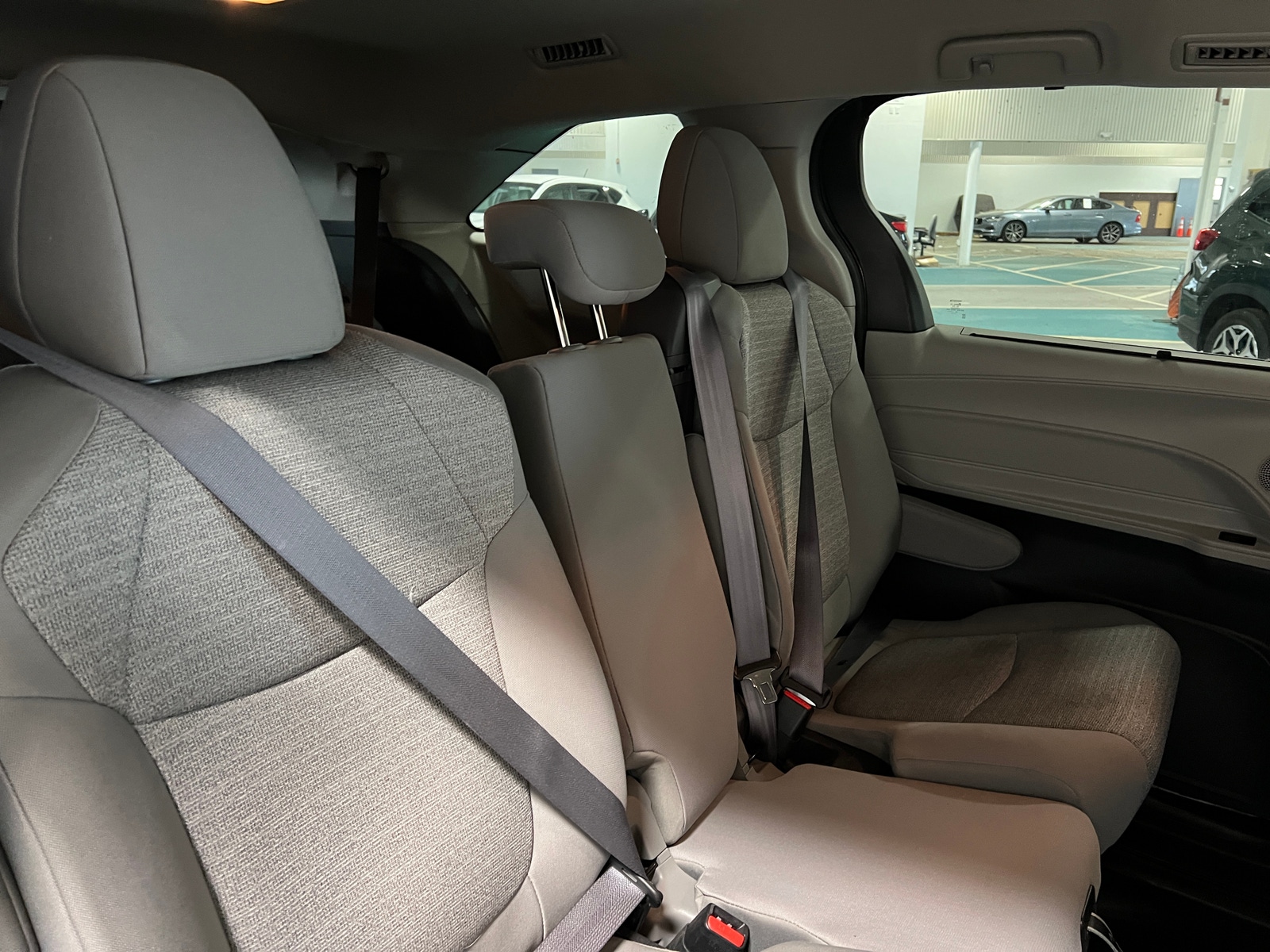Thumbnail: 2022 Toyota Sienna - 6