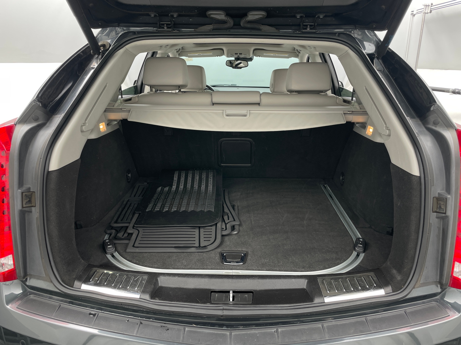 Thumbnail: 2016 Cadillac SRX - 6