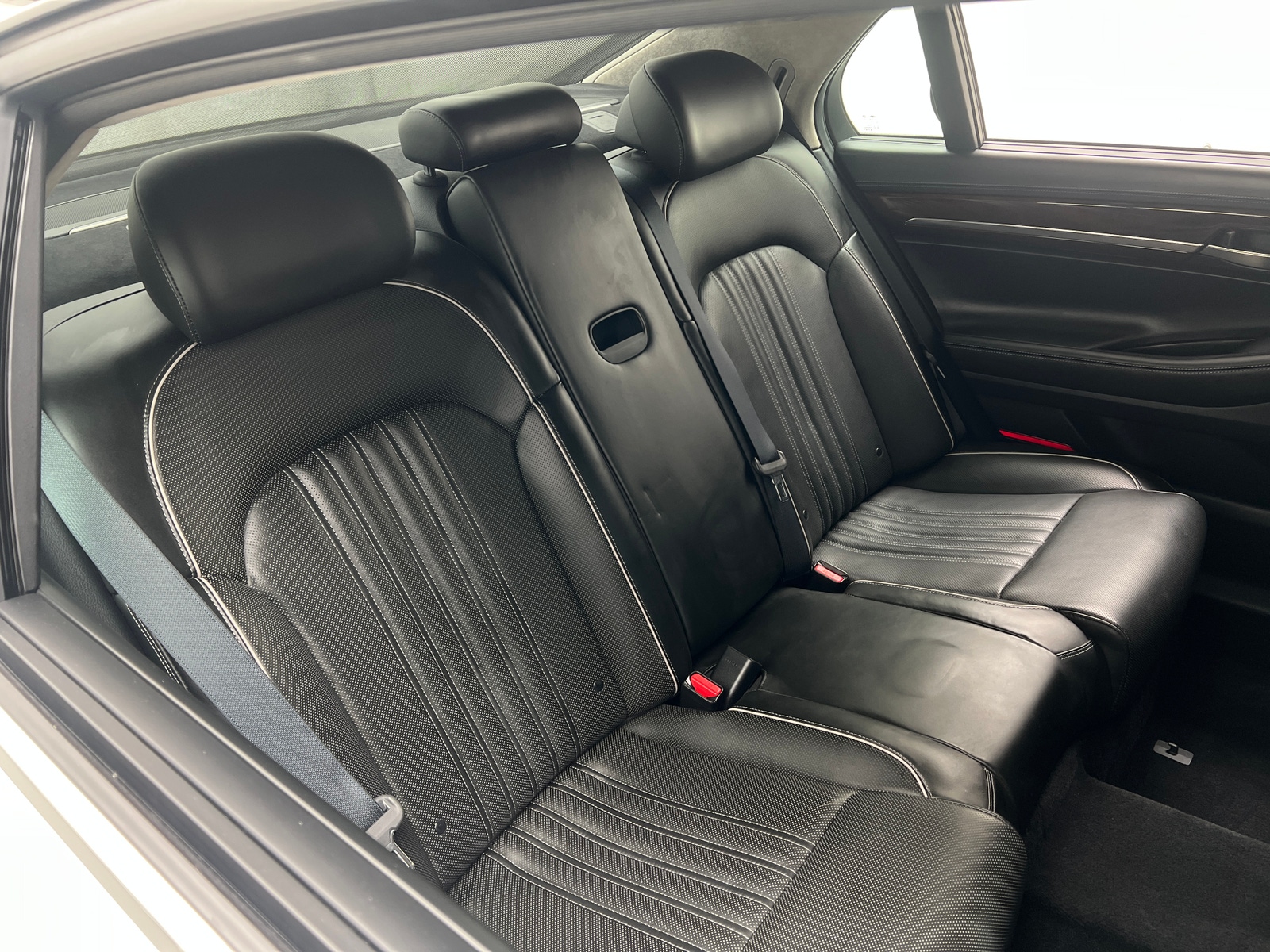 Thumbnail: 2018 Genesis G90 - 5
