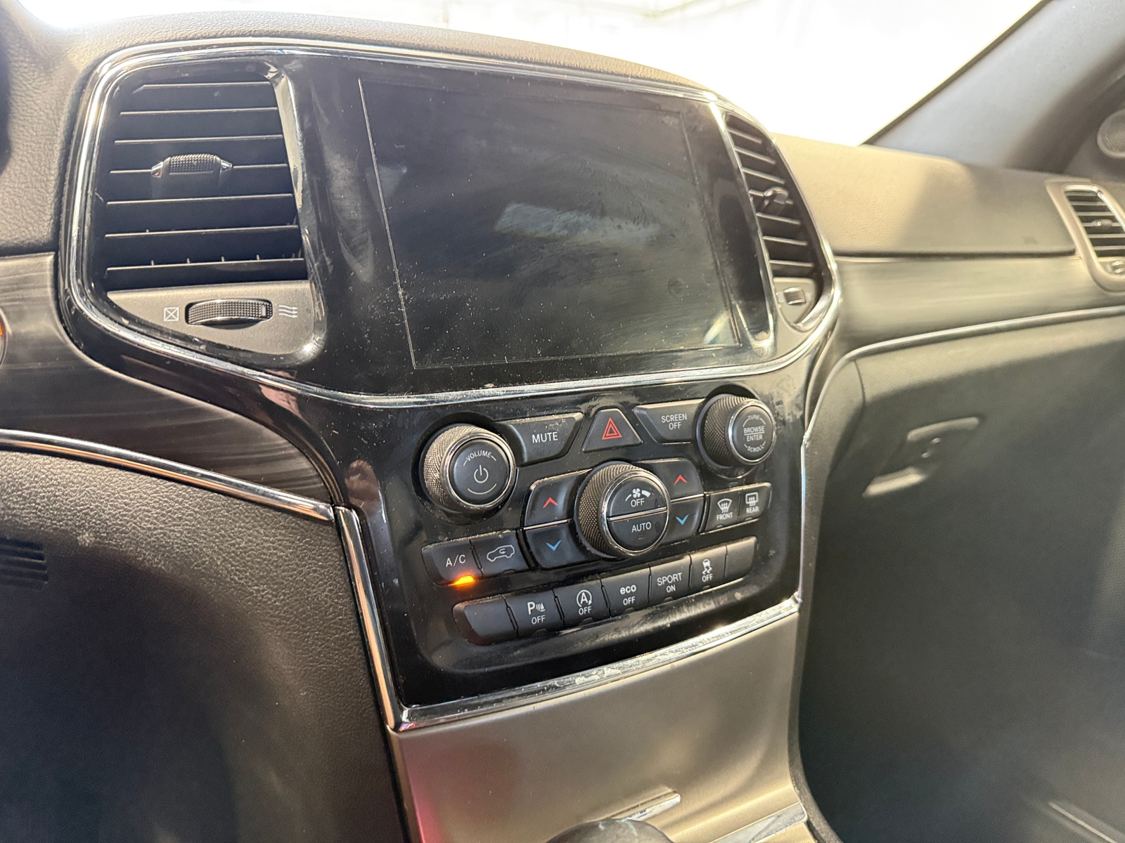 Thumbnail: 2021 Jeep Grand Cherokee - 3