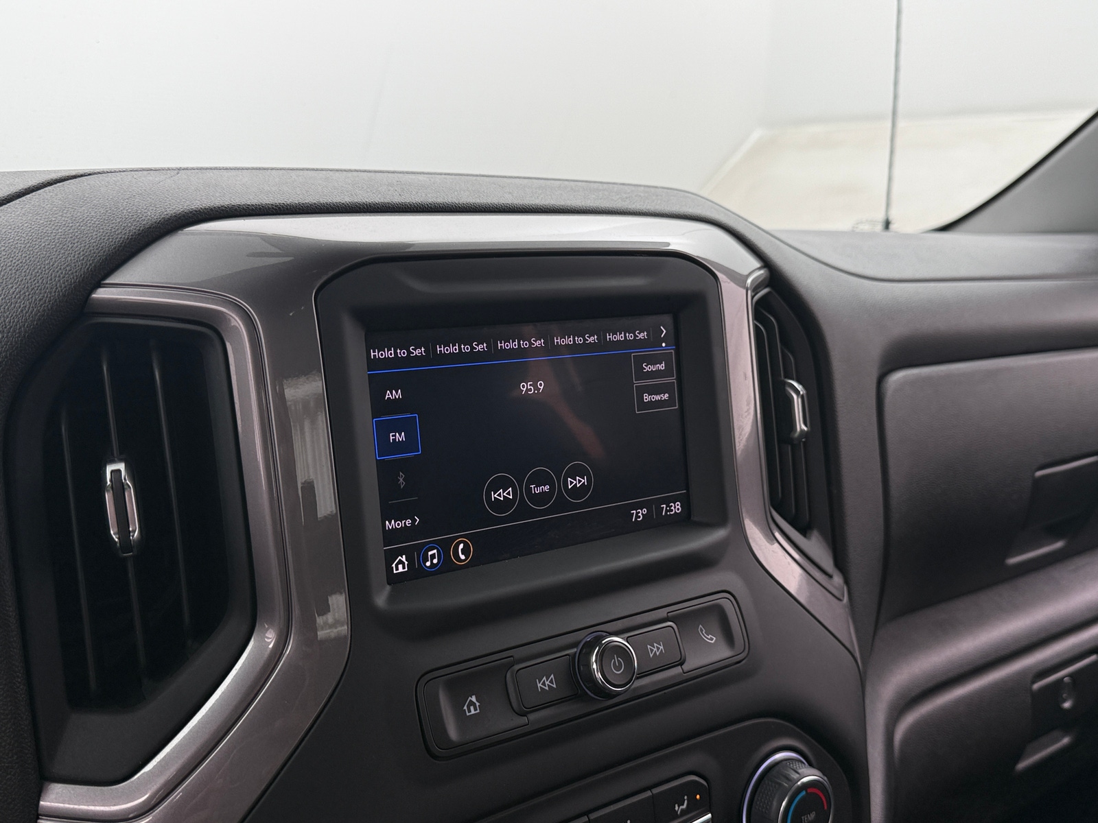 Thumbnail: 2022 Chevrolet Silverado 1500 - 4