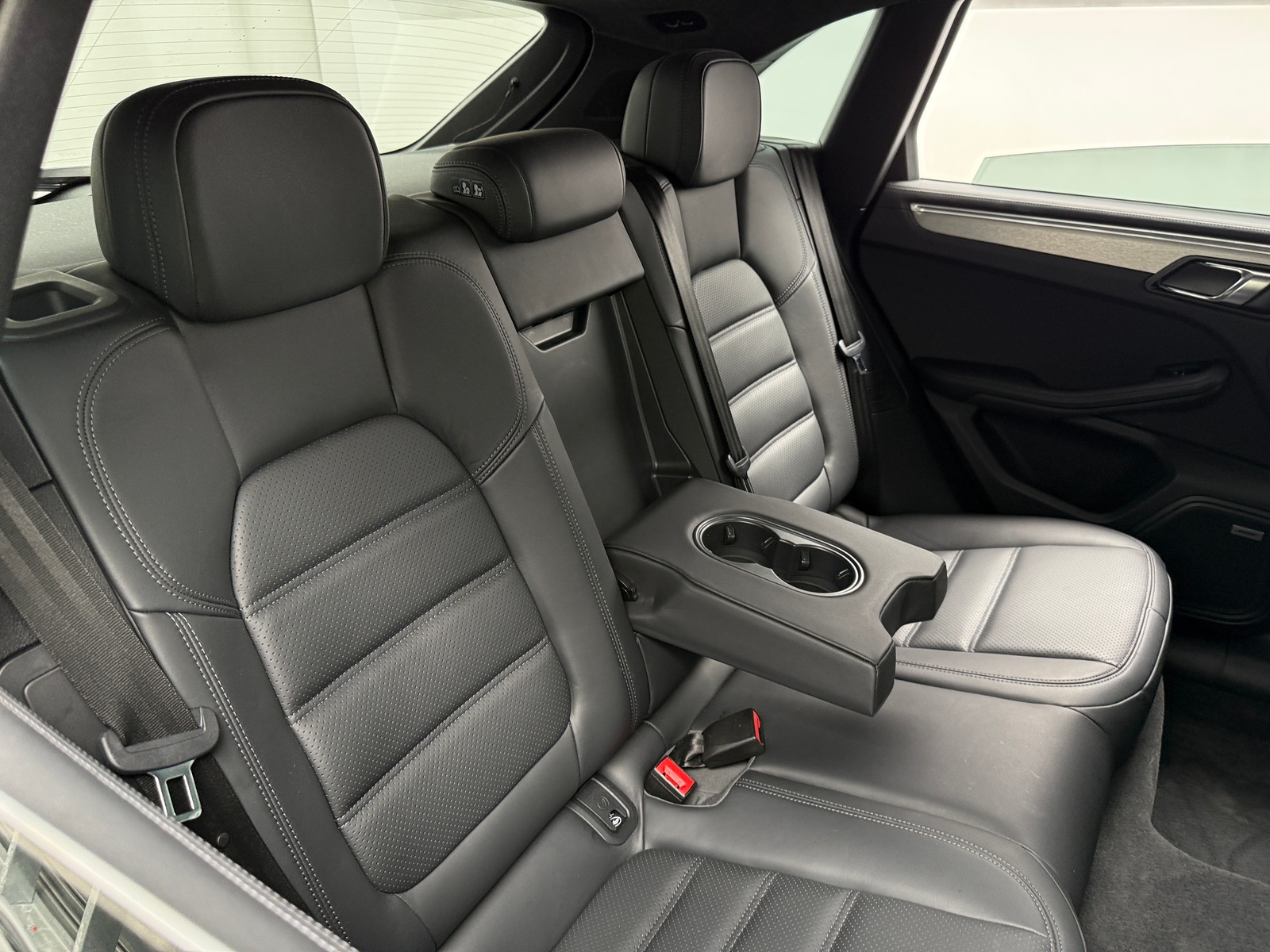 Thumbnail: 2020 Porsche Macan - 5