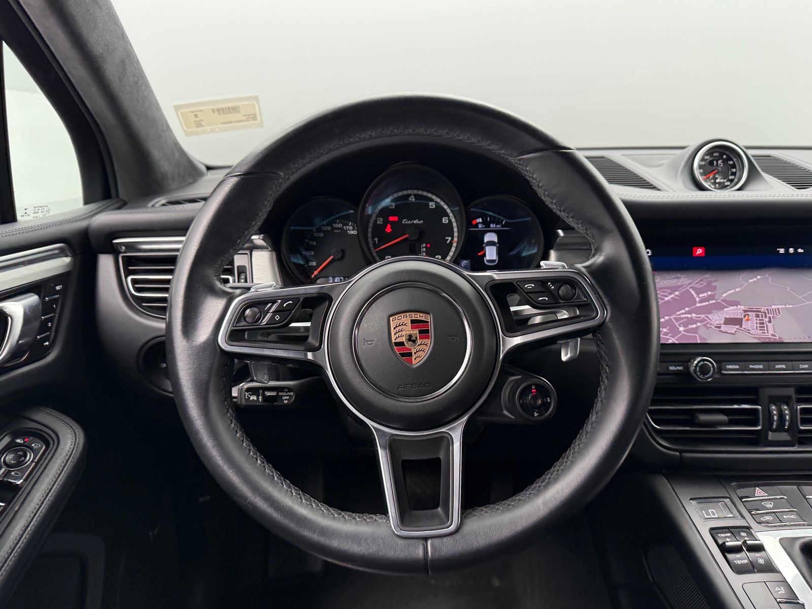 Thumbnail: 2020 Porsche Macan - 4