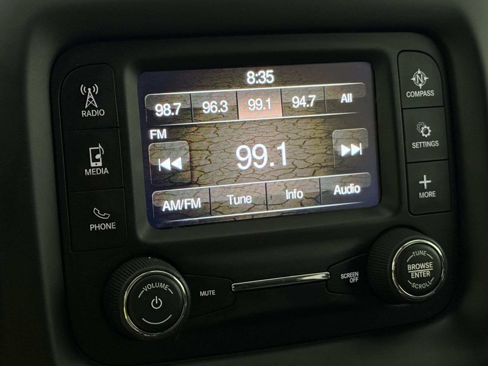 Thumbnail: 2018 Jeep Compass - 4