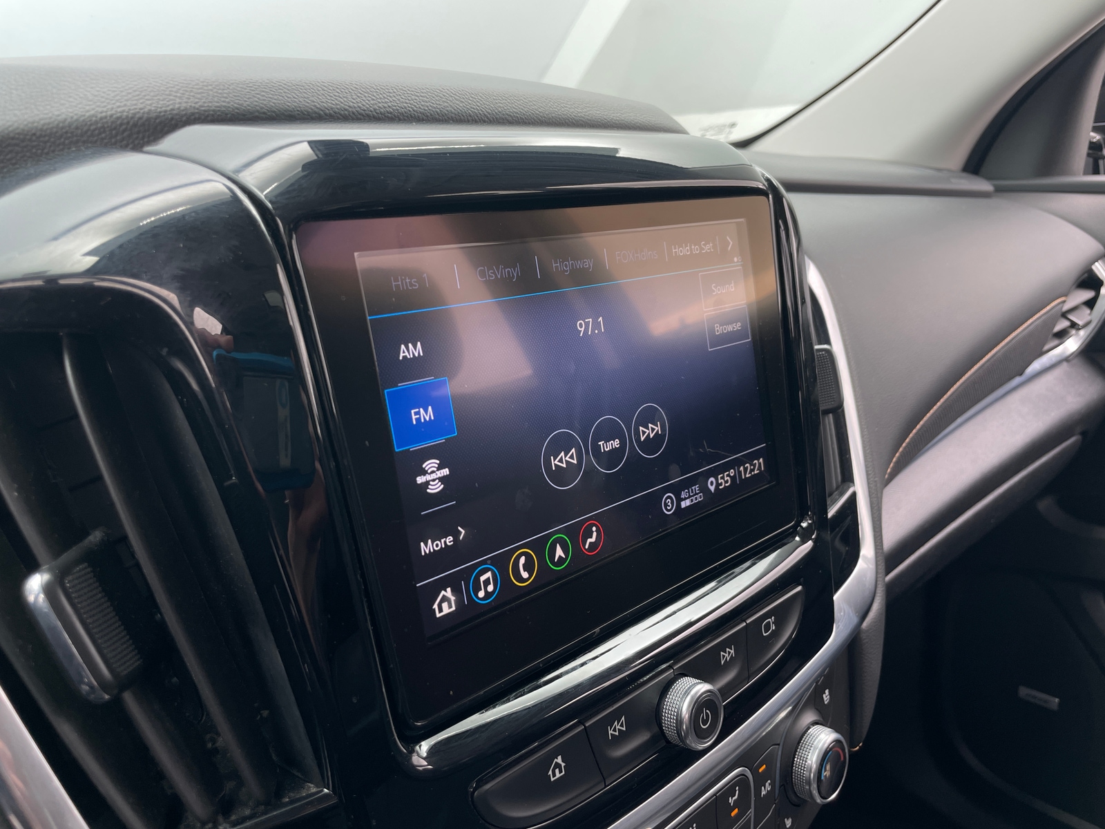 Thumbnail: 2020 Chevrolet Traverse - 3
