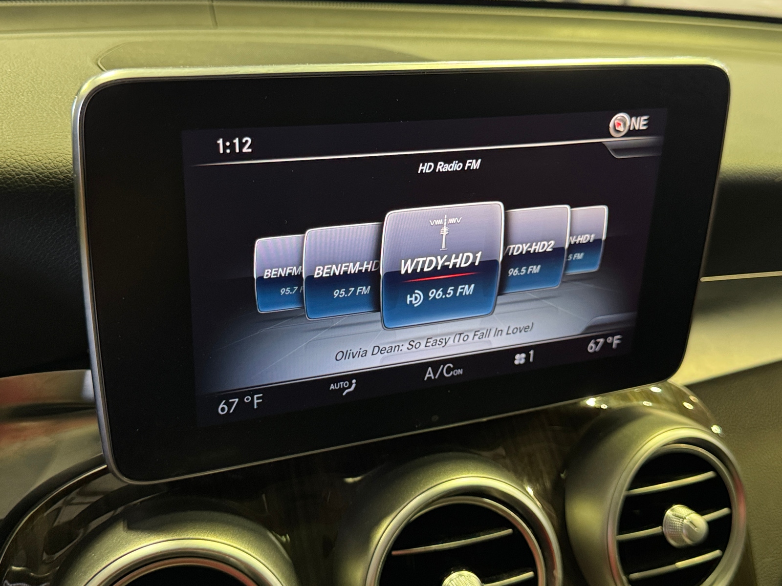 Thumbnail: 2016 Mercedes-Benz GLC - 3
