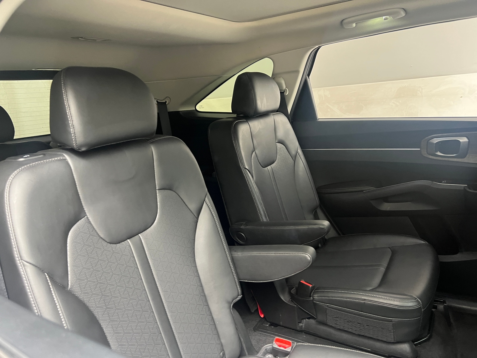 Thumbnail: 2023 Kia Sorento - 5
