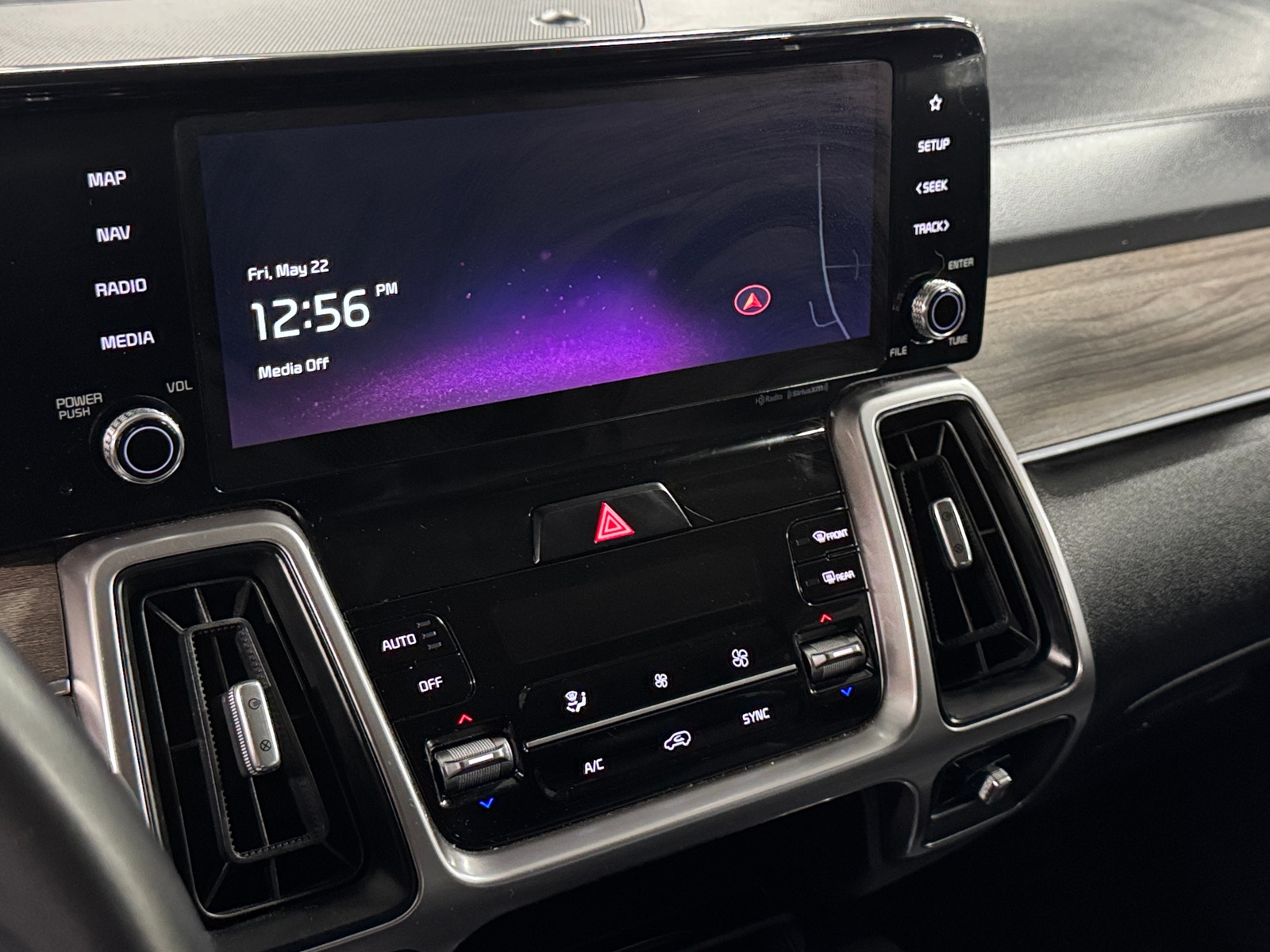 Thumbnail: 2023 Kia Sorento - 3