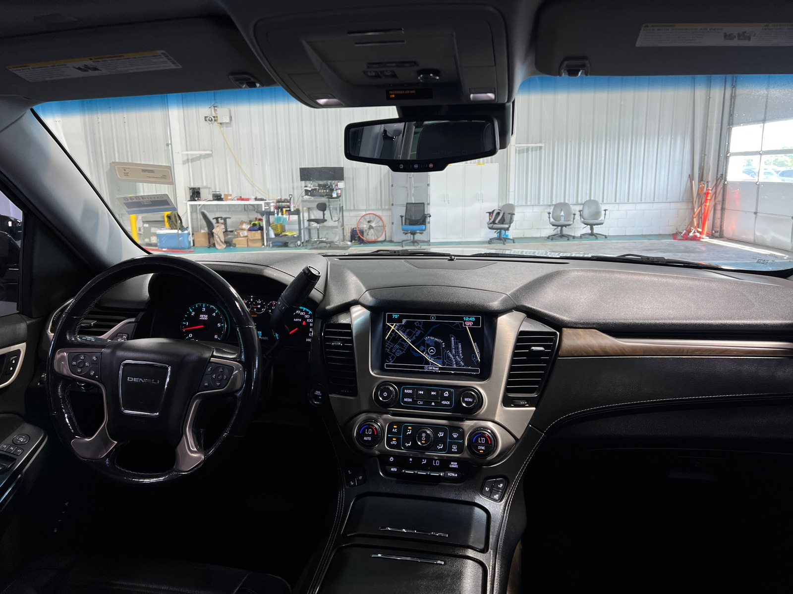 Thumbnail: 2018 GMC Yukon - 3