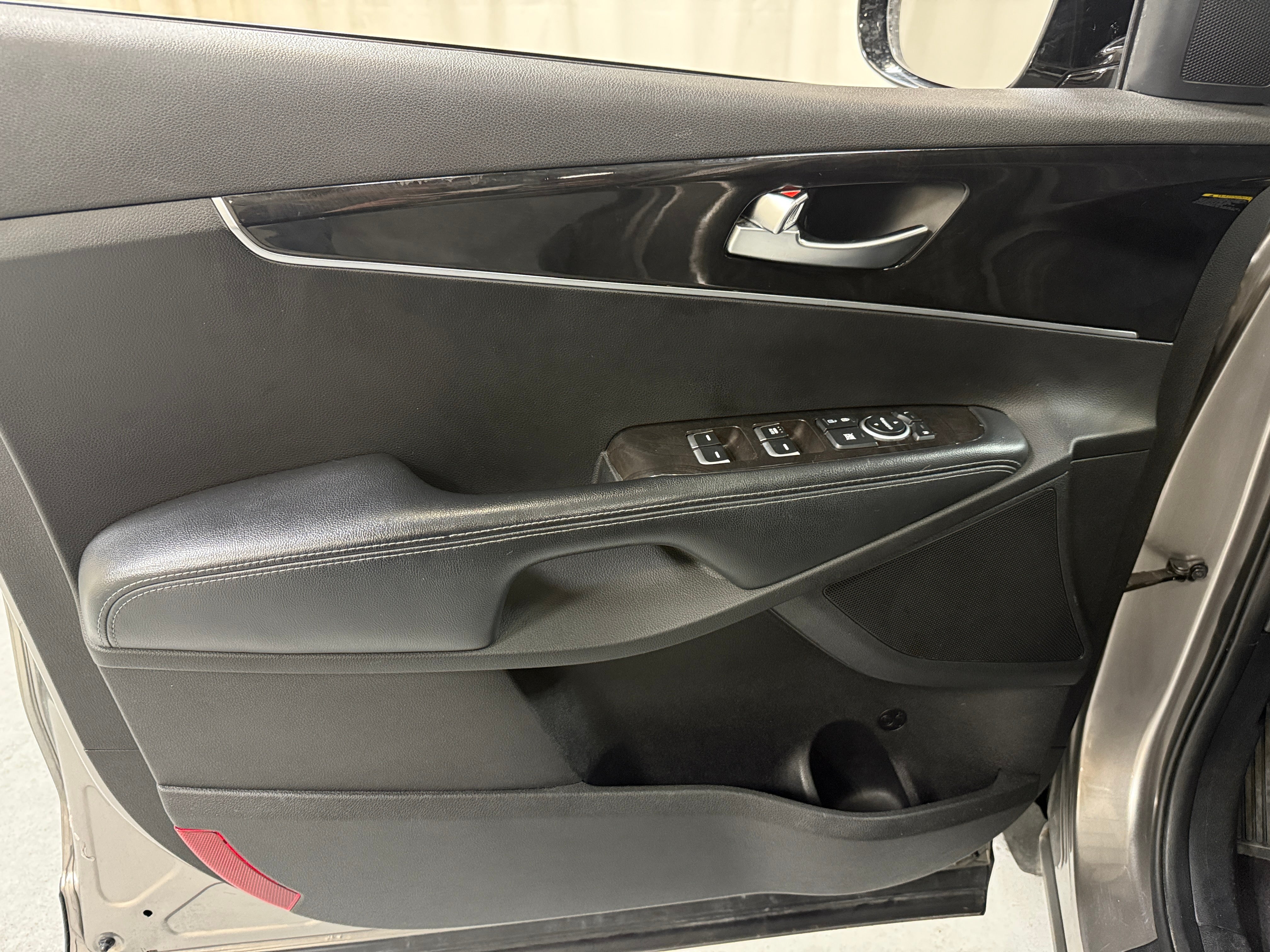 Used 2017 Kia Sorento LX with VIN 5XYPGDA38HG191067 for sale in Auburn, WA