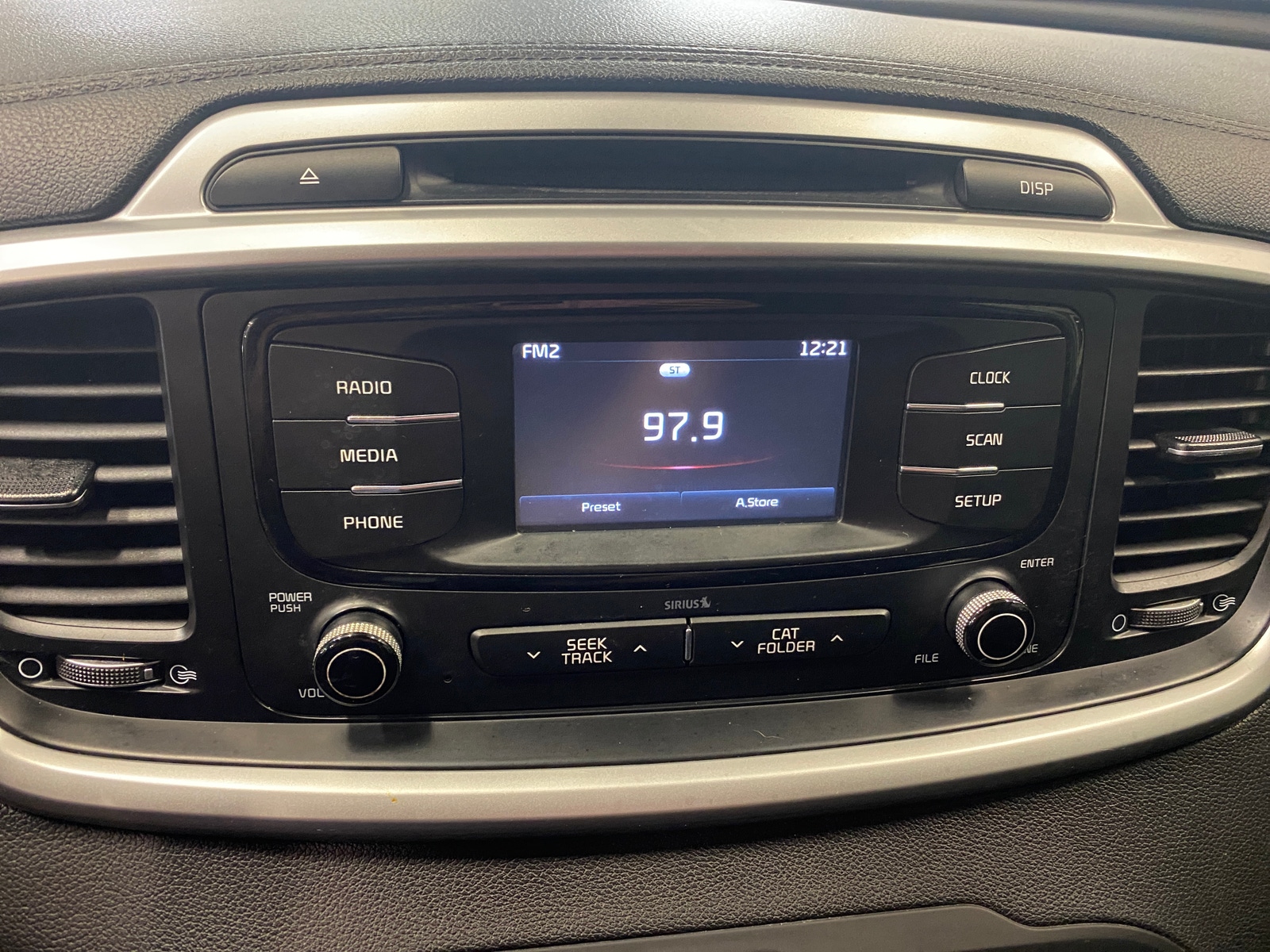 Thumbnail: 2017 Kia Sorento - 4