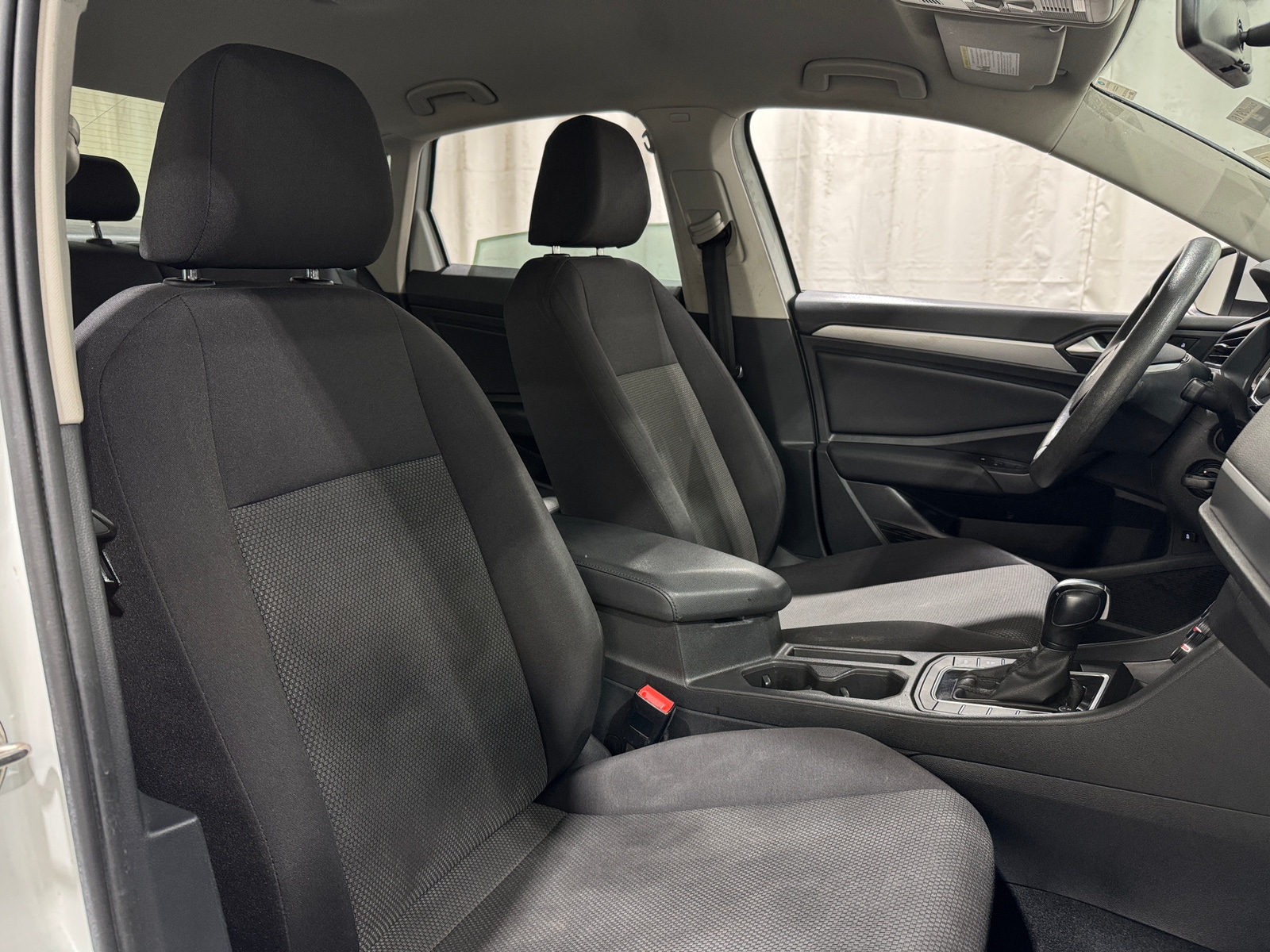 Thumbnail: 2019 Volkswagen Jetta - 2