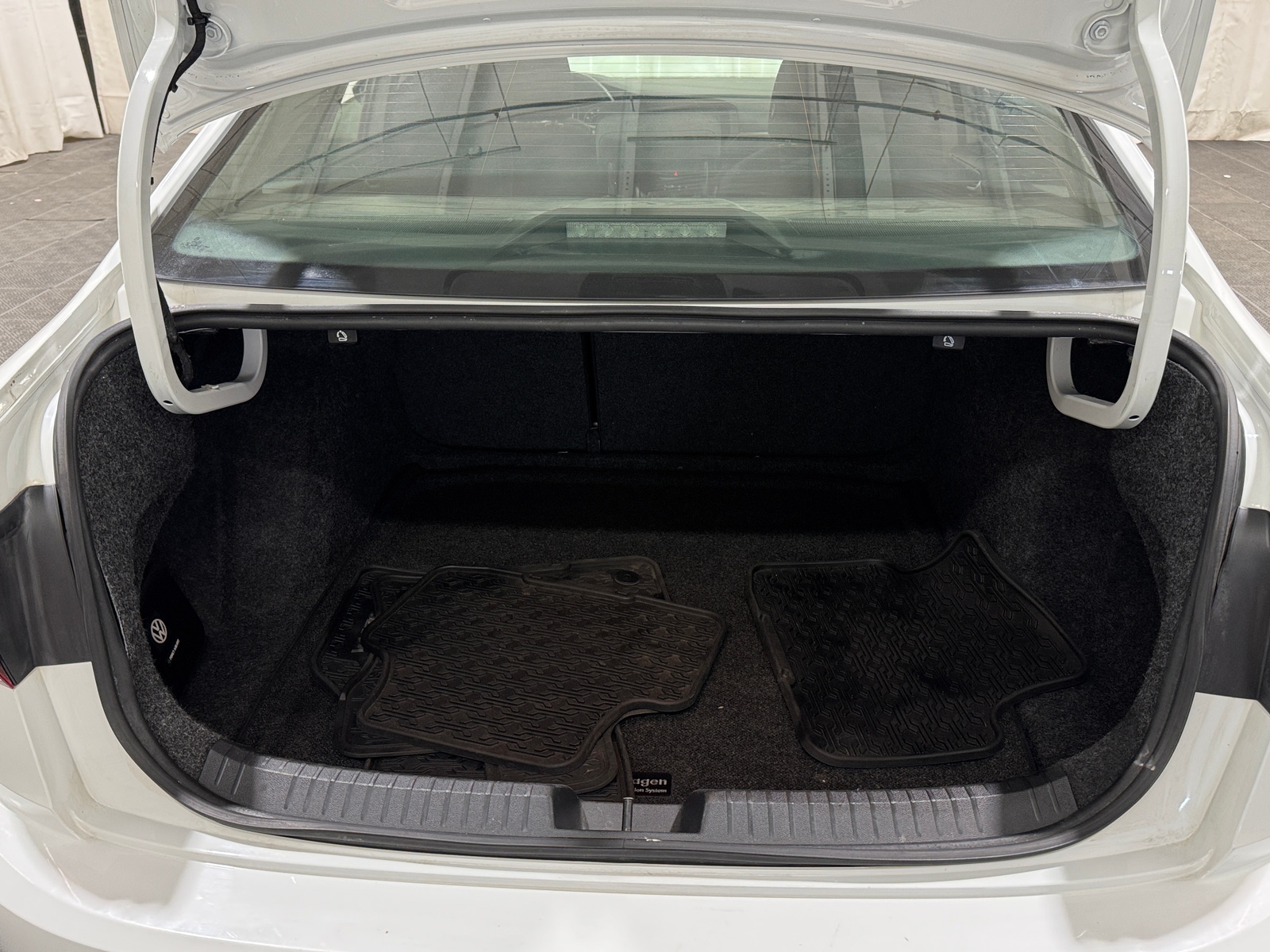 Thumbnail: 2019 Volkswagen Jetta - 7