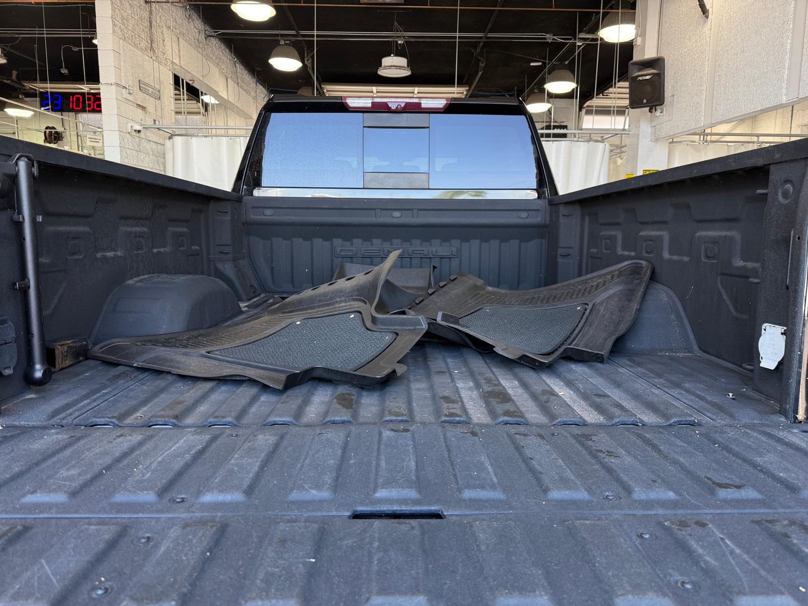 Thumbnail: 2021 GMC Sierra 3500 - 6