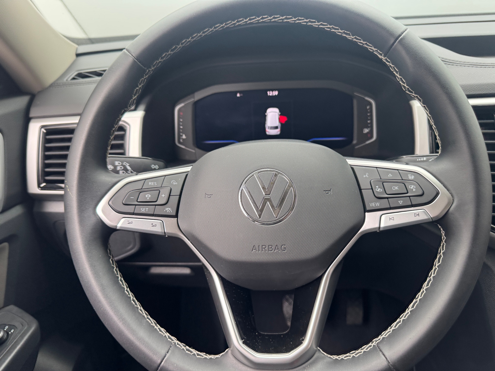 Thumbnail: 2023 Volkswagen Atlas - 4