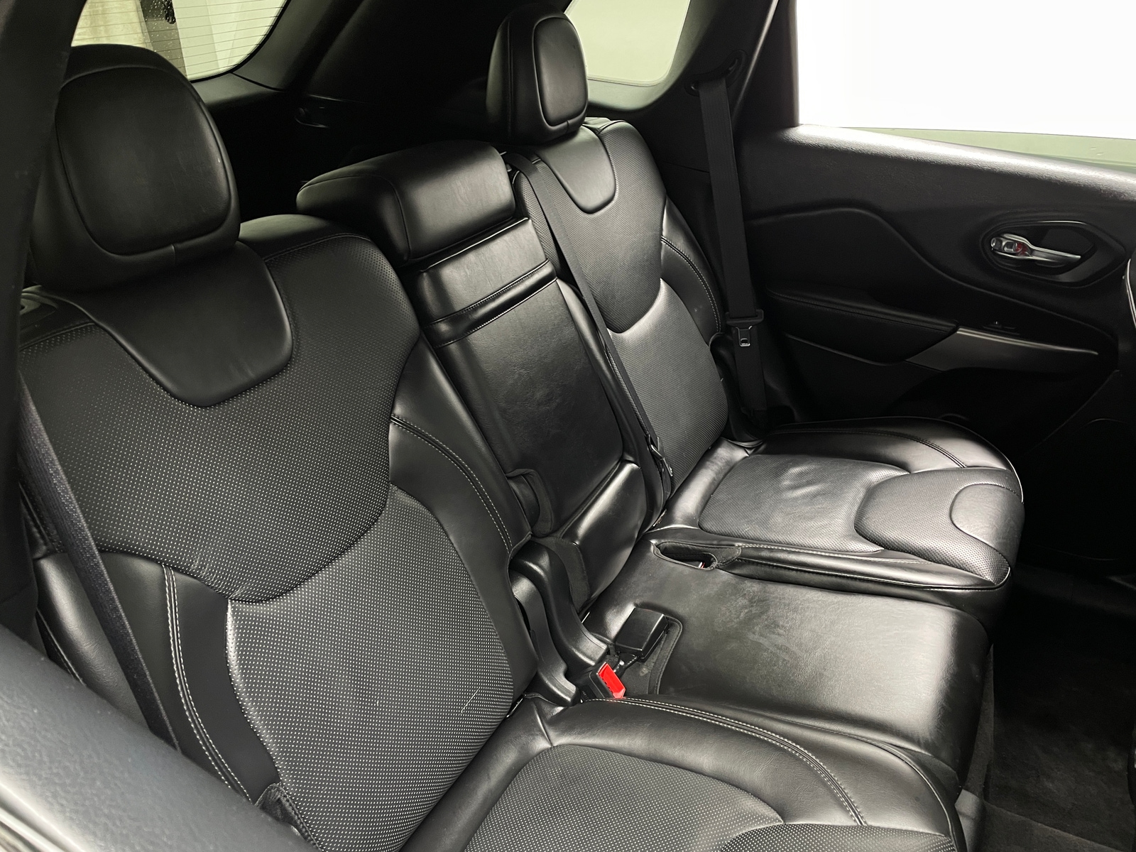 Thumbnail: 2019 Jeep Cherokee - 5