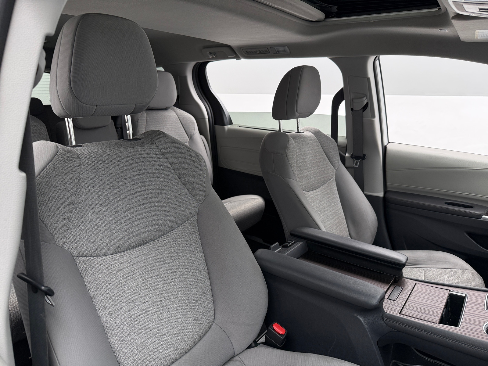 Thumbnail: 2023 Toyota Sienna - 2