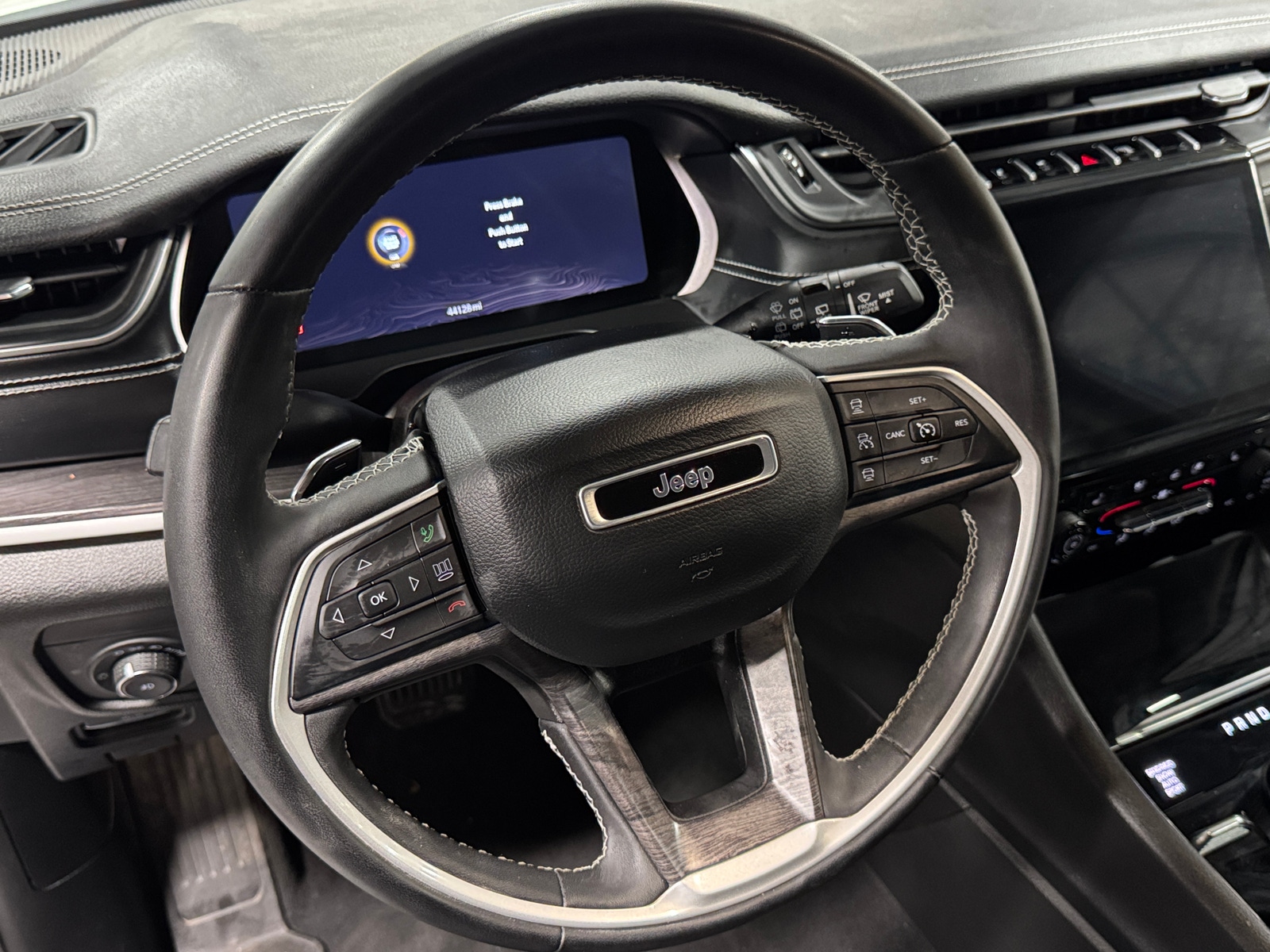 Thumbnail: 2023 Jeep Grand Cherokee L - 4