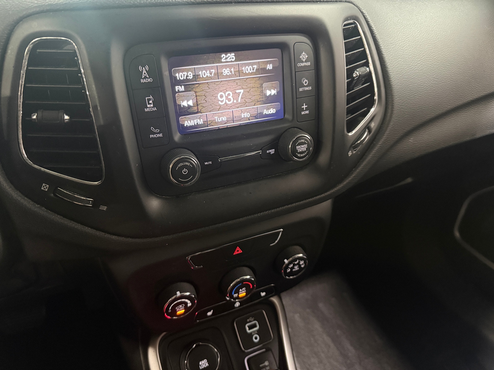 Thumbnail: 2018 Jeep Compass - 4