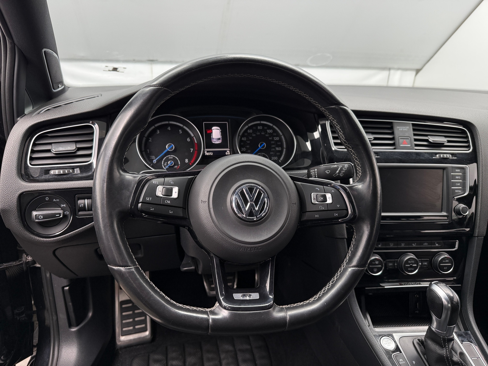 Thumbnail: 2016 Volkswagen Golf - 4