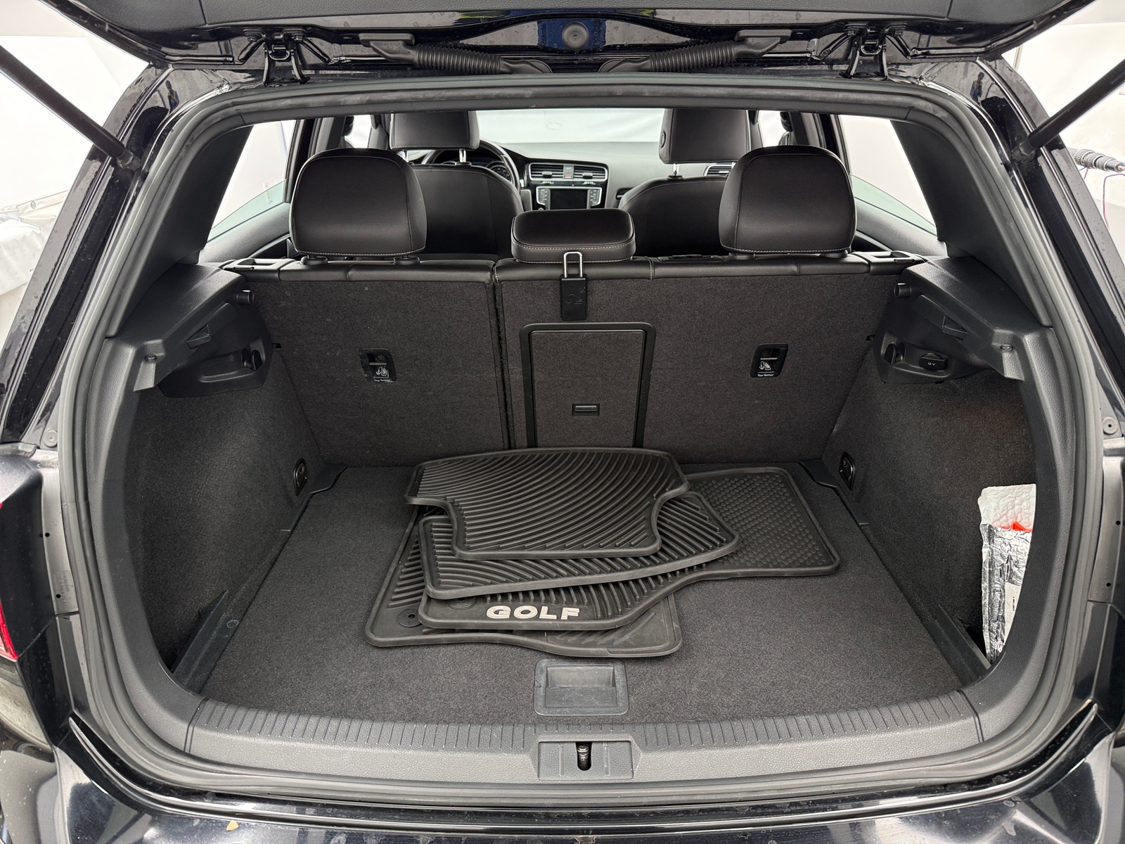 Thumbnail: 2016 Volkswagen Golf - 6