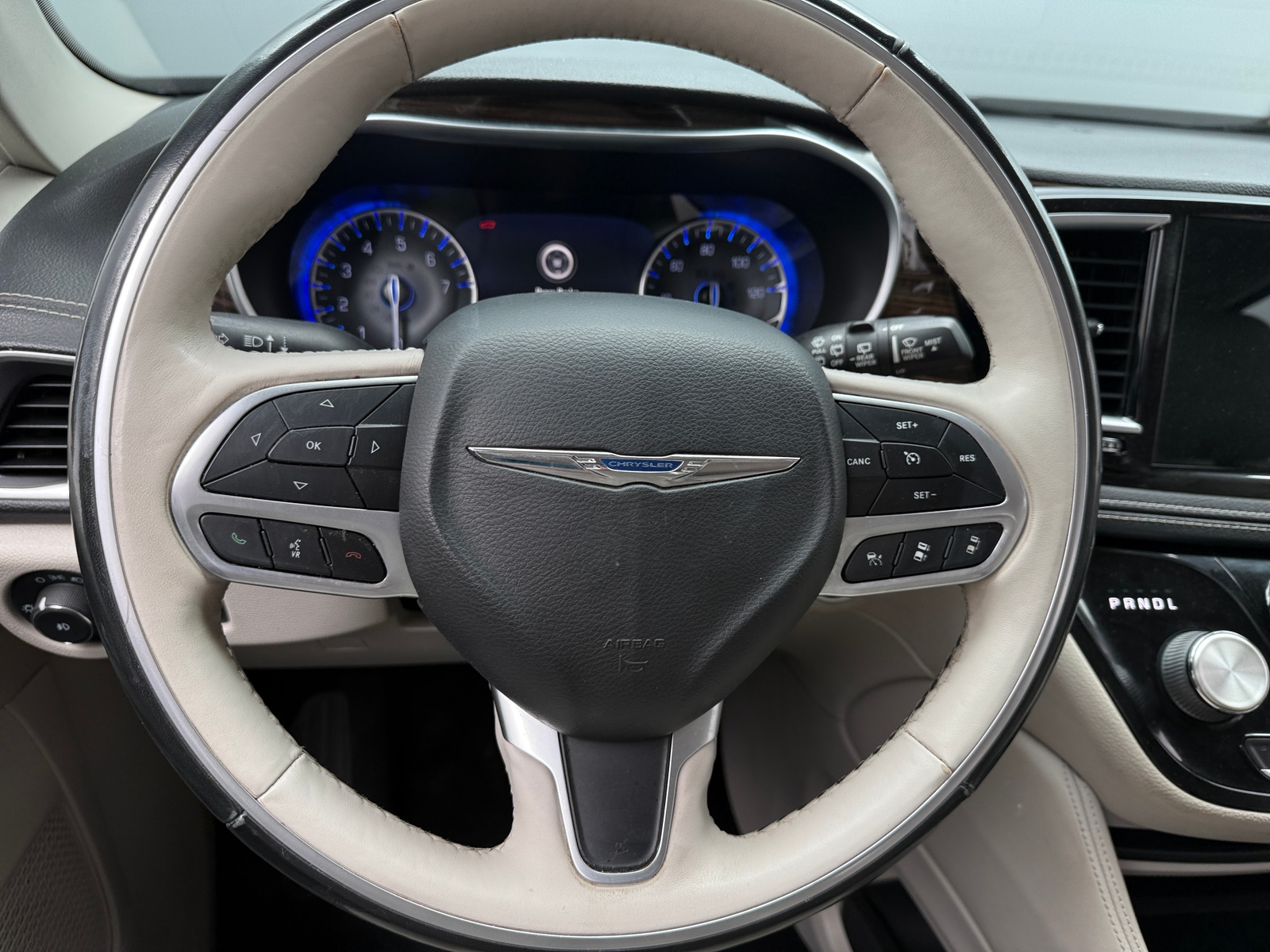 Thumbnail: 2021 Chrysler Pacifica - 4