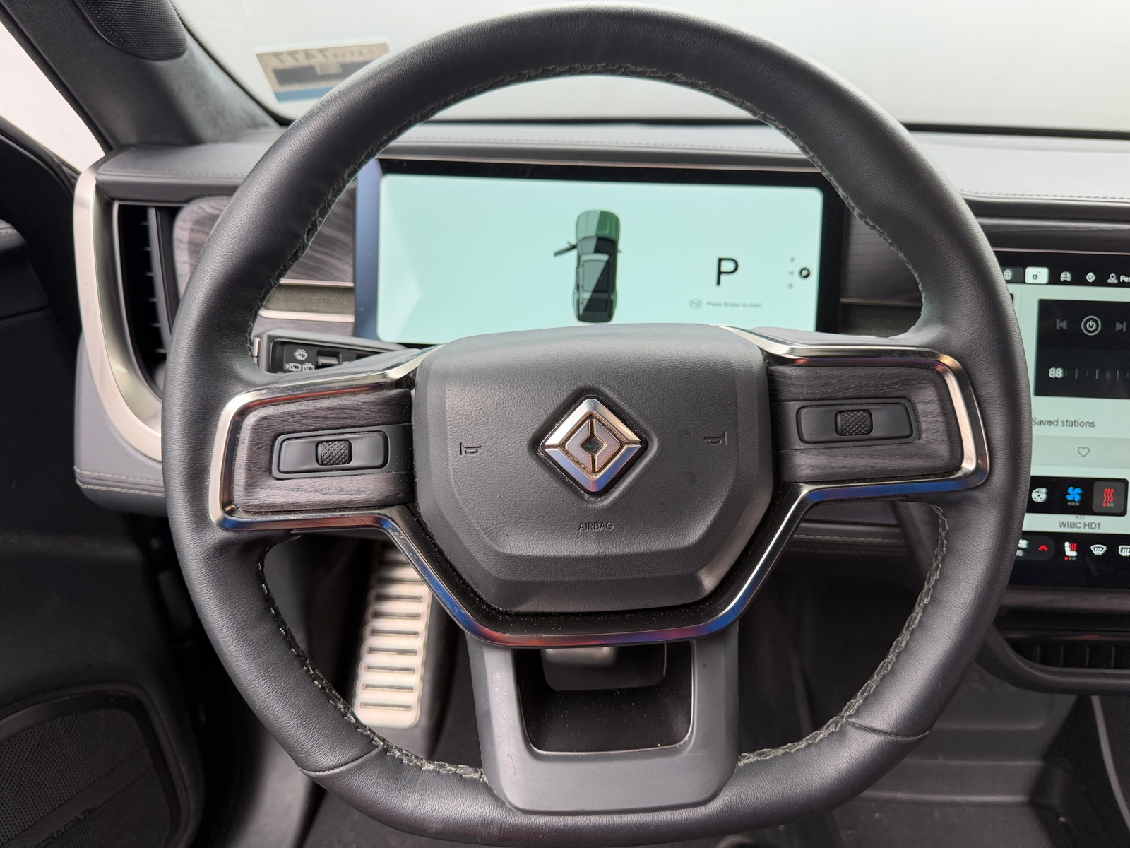 Thumbnail: 2023 Rivian R1S - 4