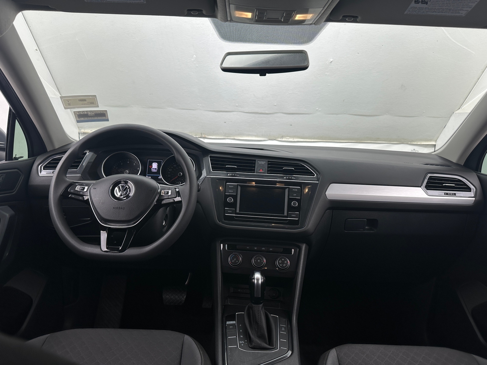 Thumbnail: 2020 Volkswagen Tiguan - 3