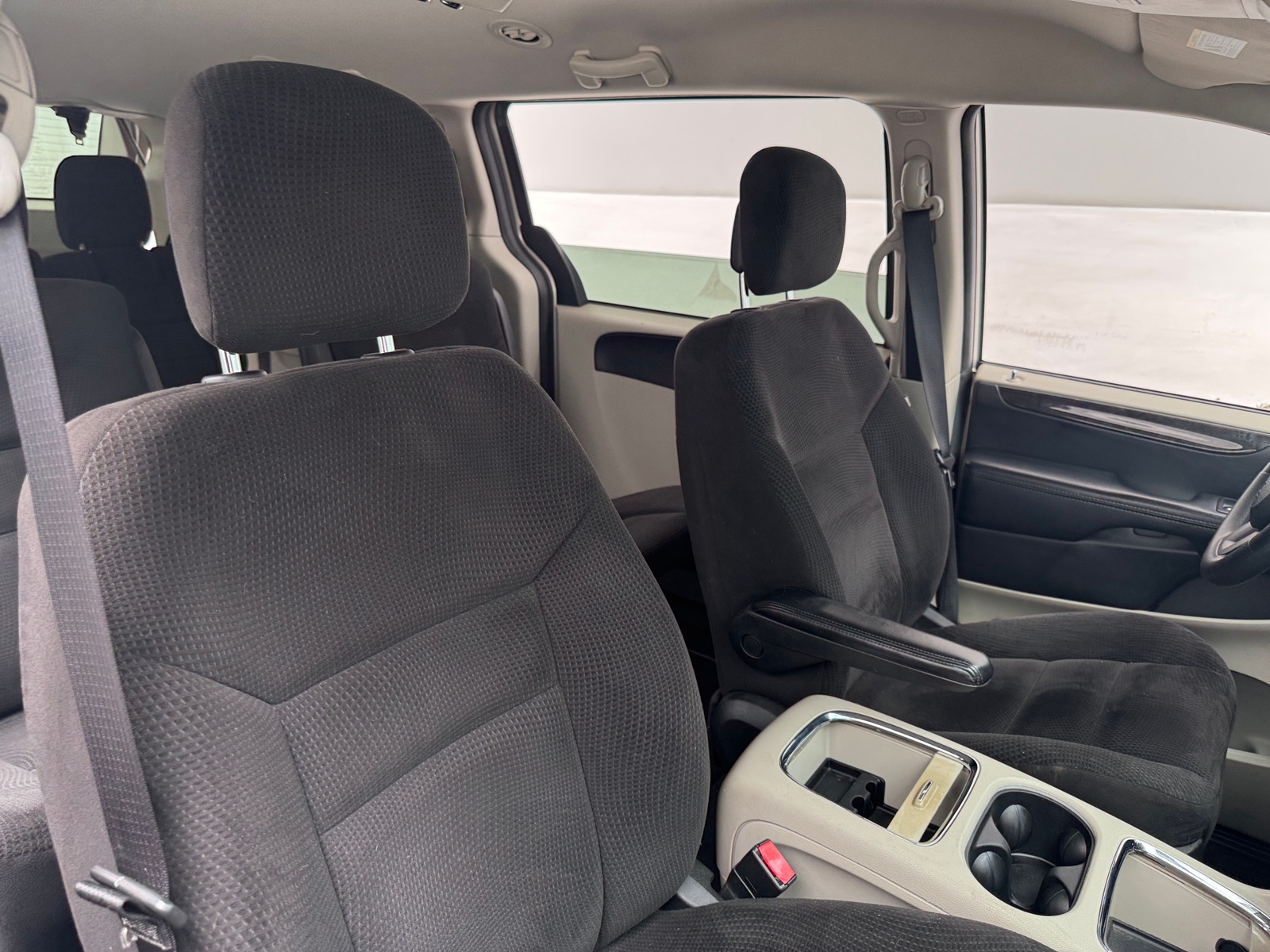 Thumbnail: 2014 Dodge Grand Caravan - 2