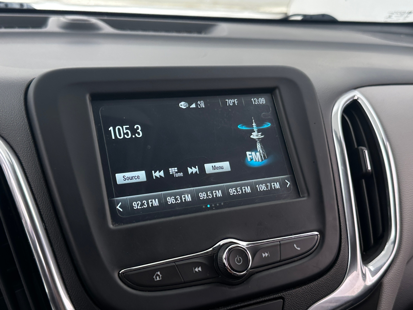 Thumbnail: 2018 Chevrolet Equinox - 4