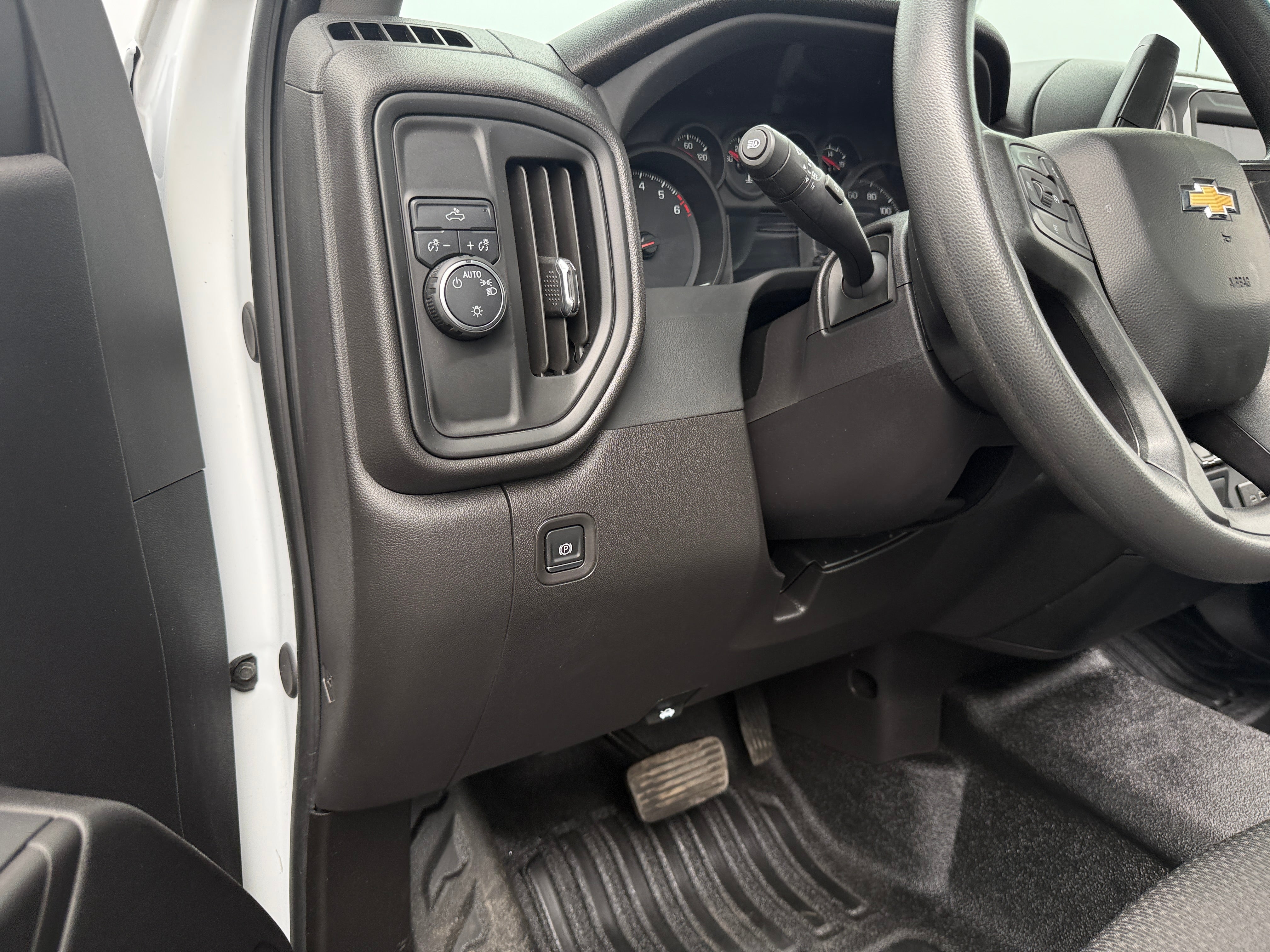 2024 Chevrolet Silverado 1500 Work Truck - Photo 2