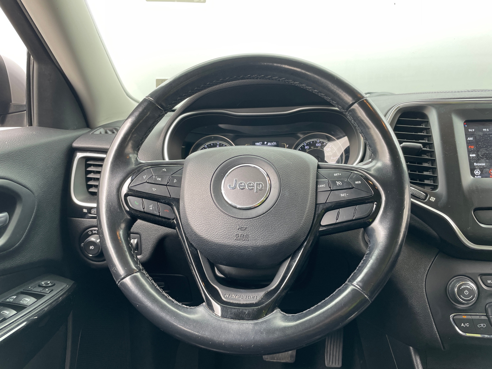 Thumbnail: 2019 Jeep Cherokee - 5