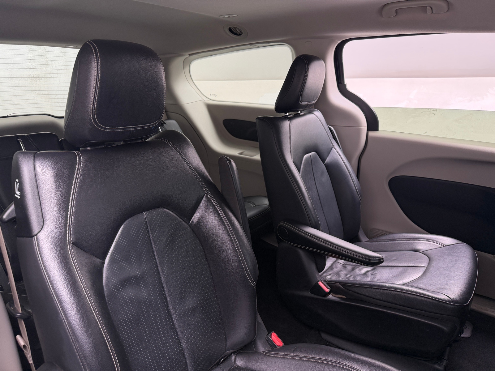 Thumbnail: 2022 Chrysler Pacifica - 5